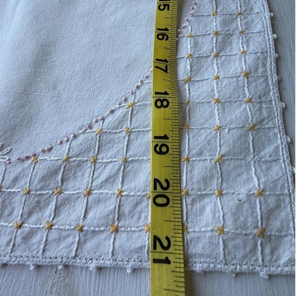 Vintage Hand Embroidered Linen Table Runner and Placemat Set White Floral